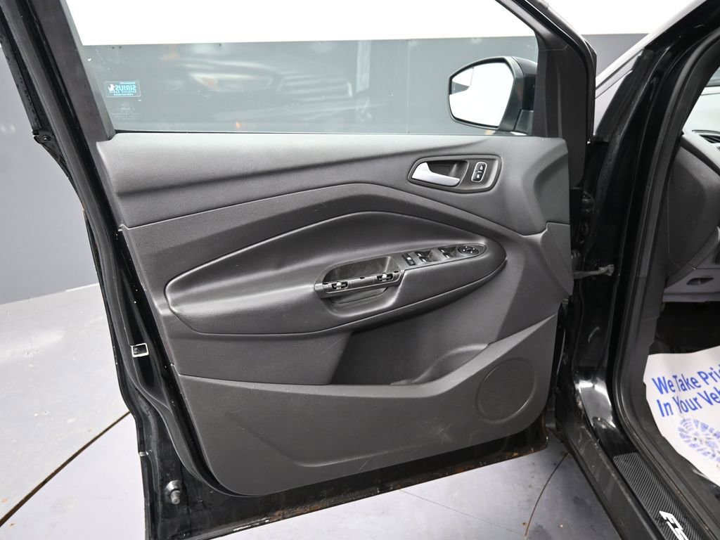 Used 2017 Ford Escape SE AWD/4WD image 24