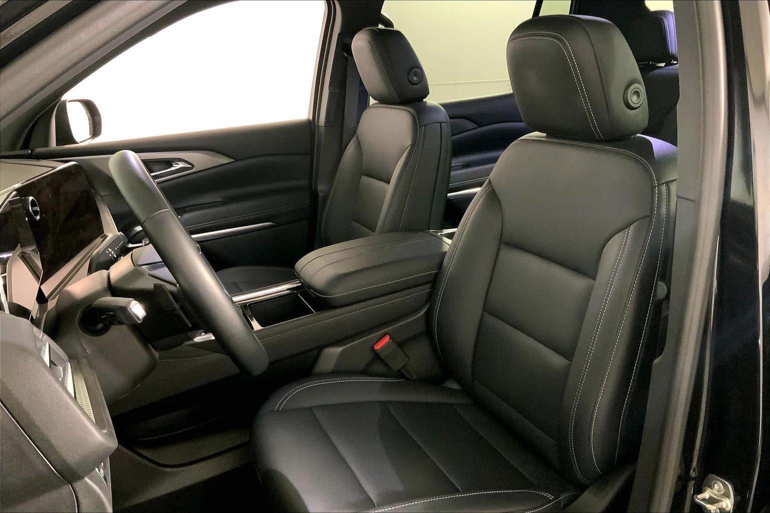 Used 2026 Chevrolet Traverse LT w/ Driver Confidence Package AWD/4WD image 21
