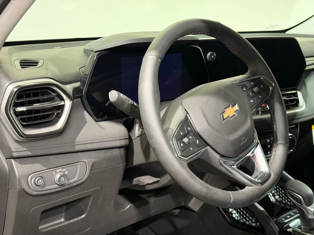 Used 2026 Chevrolet TrailBlazer LT w/ Convenience Package AWD/4WD image 17