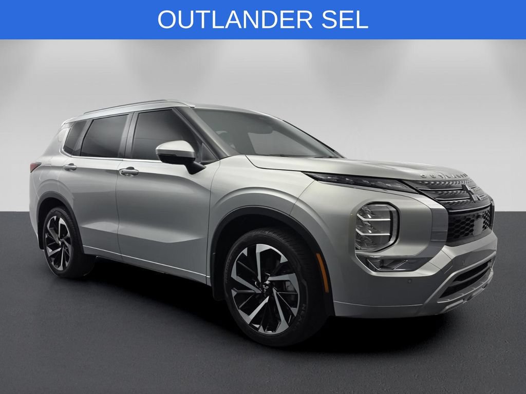 Used 2023 Mitsubishi Outlander SEL FWD image 1