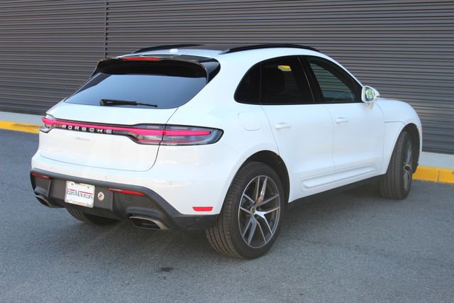Certified 2025 Porsche Macan image 8