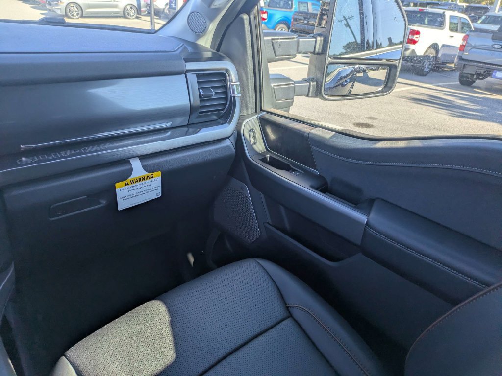 New 2026 Ford F250 Lariat w/ Black Appearance Package AWD/4WD image 17