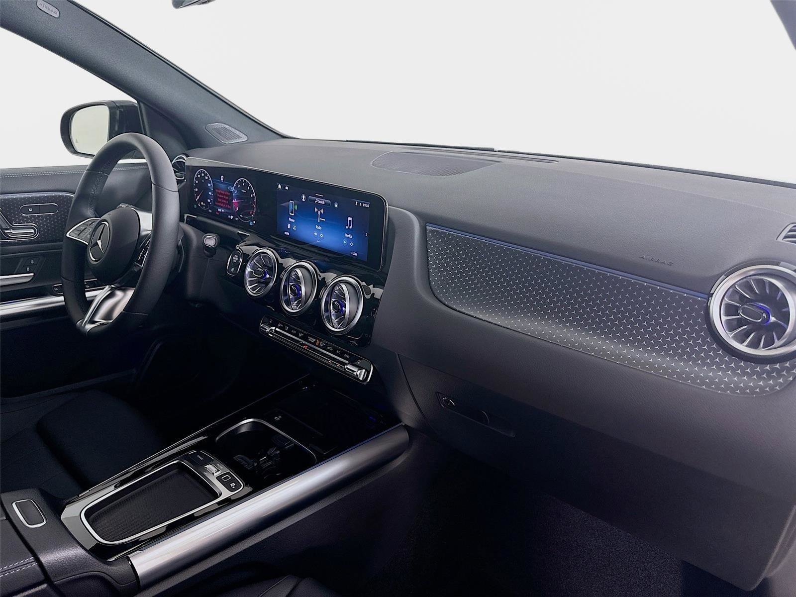 Certified 2026 Mercedes-Benz GLA 250 4MATIC image 35