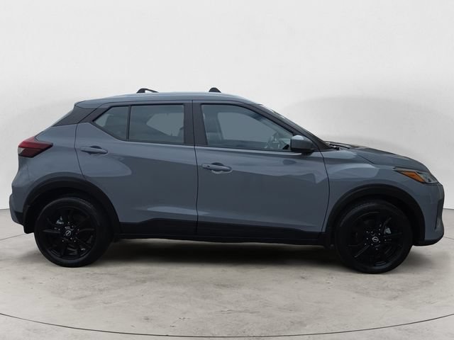 Used 2023 Nissan Kicks SV w/ Exterior Package FWD image 4