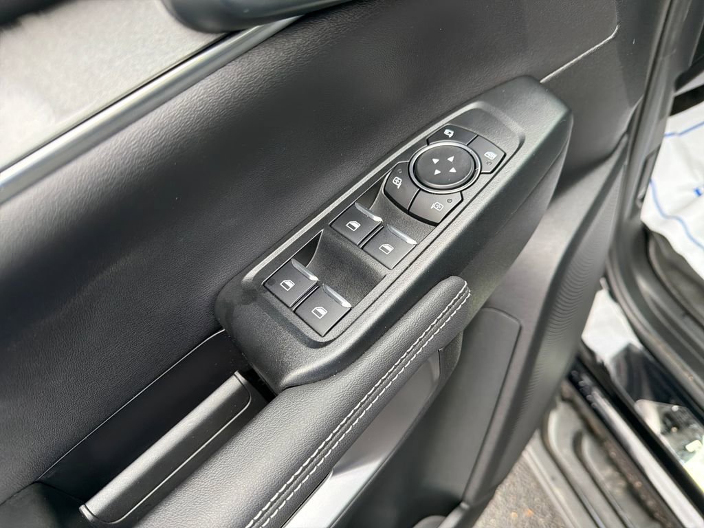 Used 2025 Ford Ranger Lariat w/ FX4 Off-Road Package image 11