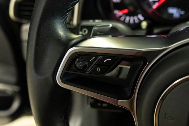 Used 2017 Porsche 911 Turbo S image 17