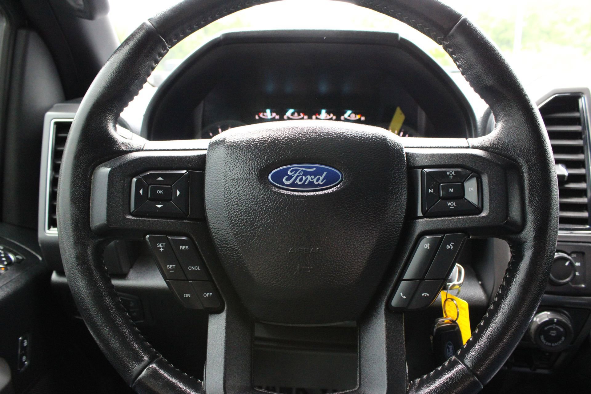 Used 2020 Ford F150 XLT w/ Equipment Group 302A Luxury AWD/4WD image 29
