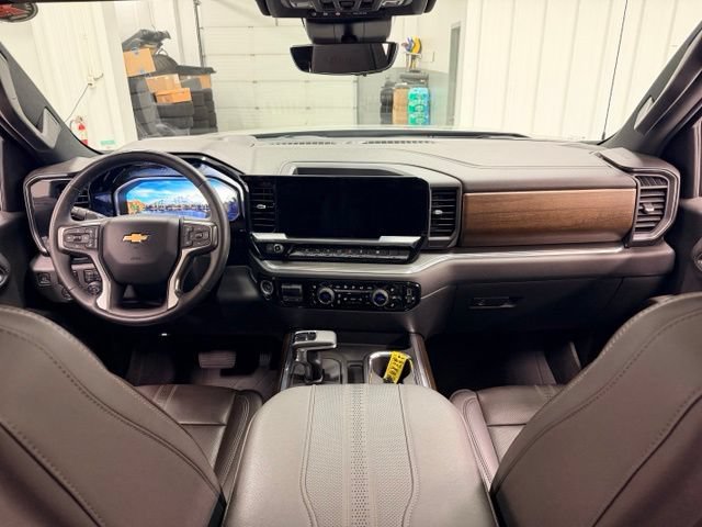 Certified 2025 Chevrolet Silverado 1500 High Country w/ High Country Premium Package AWD/4WD image 22