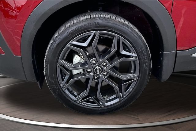 Used 2025 Nissan Kicks SR FWD image 9