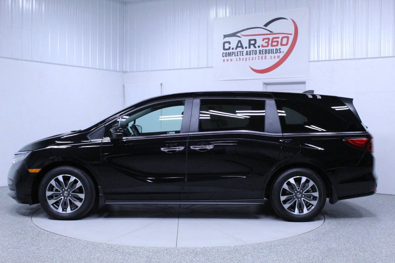 Used 2024 Honda Odyssey EX-L image 3