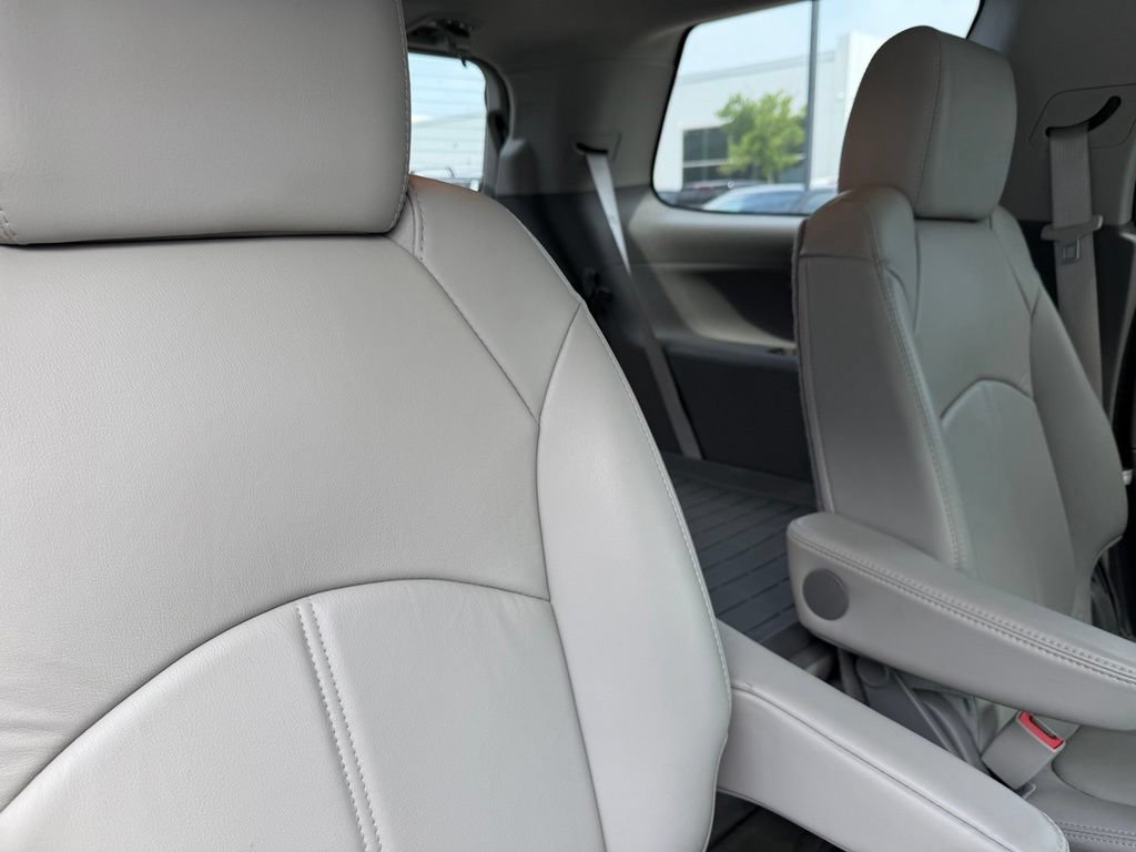 Used 2013 GMC Acadia SLT FWD image 13