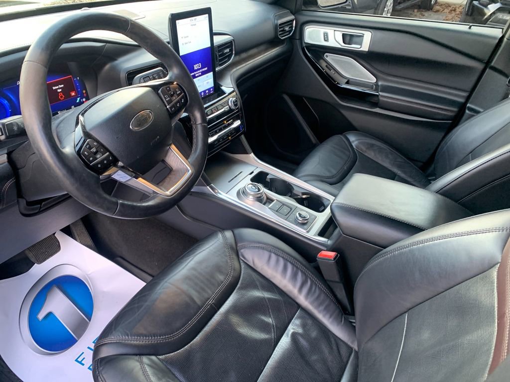 Used 2022 Ford Explorer Platinum w/ Equipment Group 601A image 11