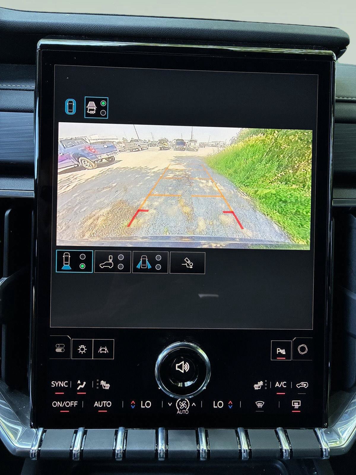 Used 2025 GMC Acadia Elevation w/ Elevation Premium Package AWD/4WD image 65