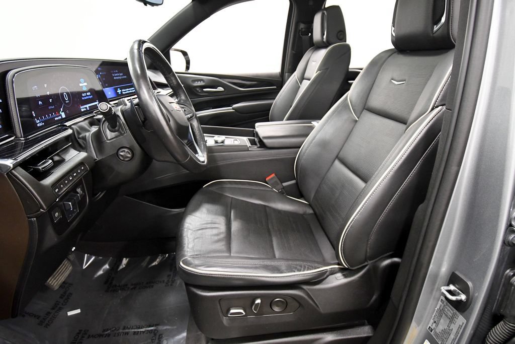 Used 2023 Cadillac Escalade Sport w/ Touring Package AWD/4WD image 15