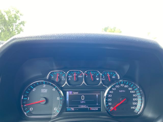Used 2015 Chevrolet Suburban LTZ RWD image 29