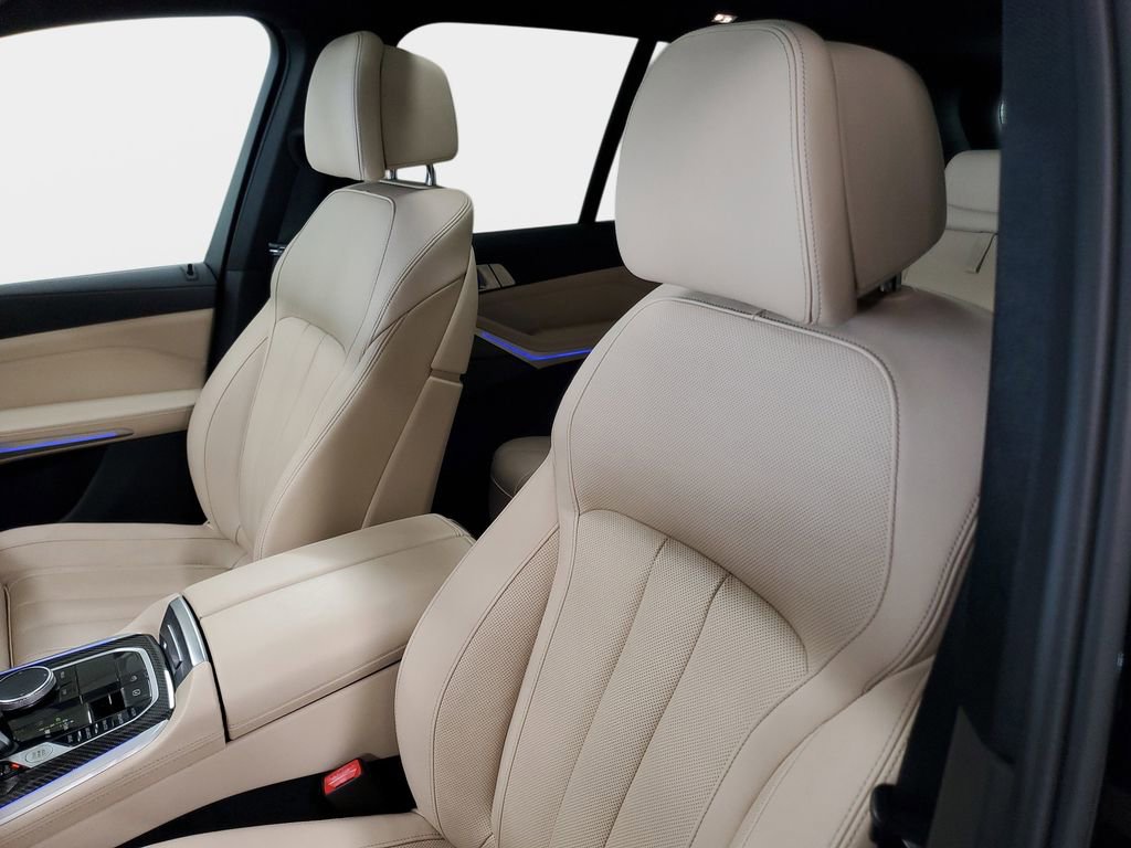 Used 2021 BMW X5 M50i image 14