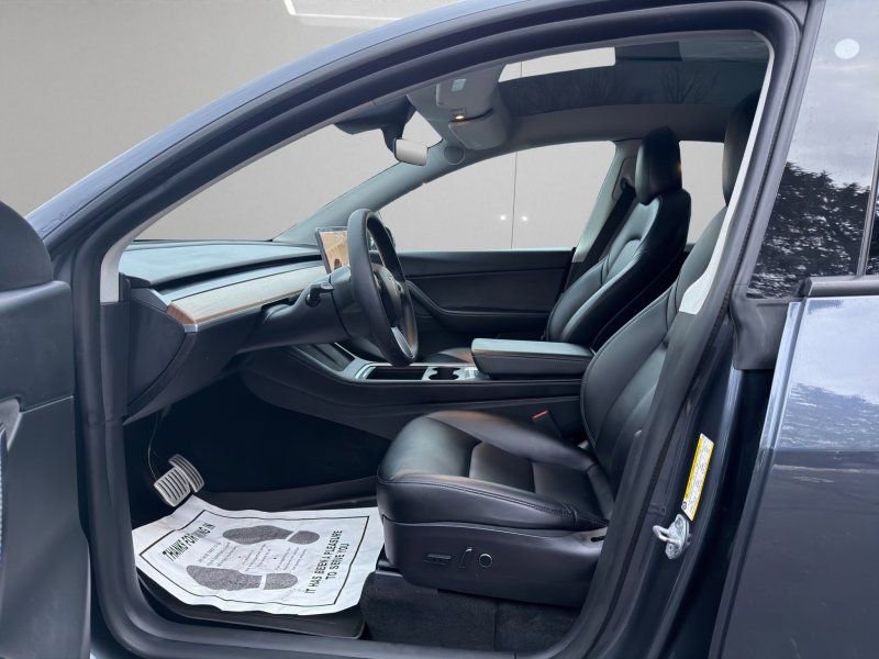 Used 2022 Tesla Model Y Performance image 9
