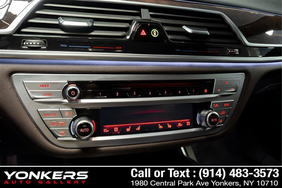 Used 2020 BMW 740i w/ M Sport Package RWD image 45
