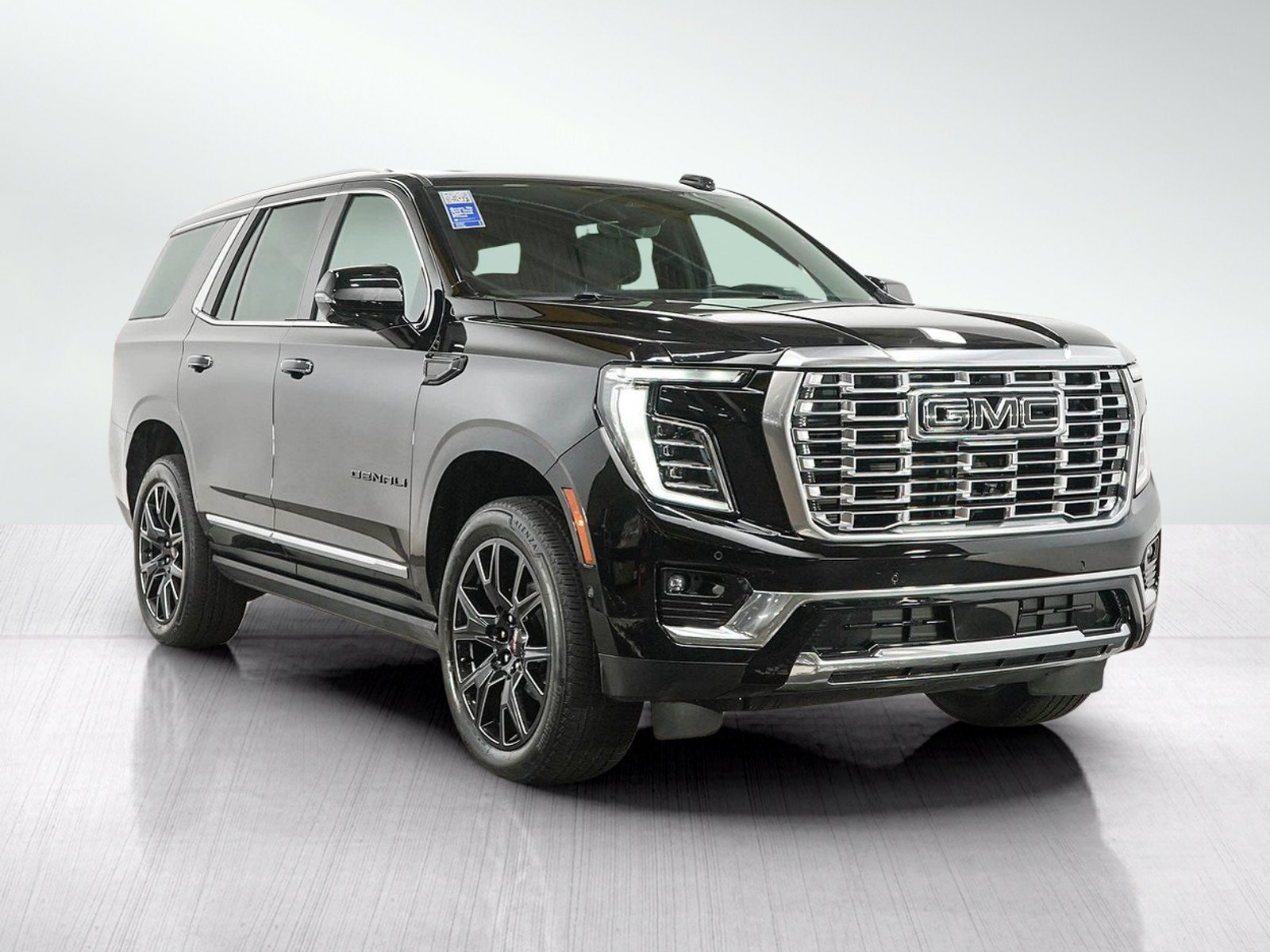 Used 2025 GMC Yukon Denali w/ Denali Reserve Package AWD/4WD image 7