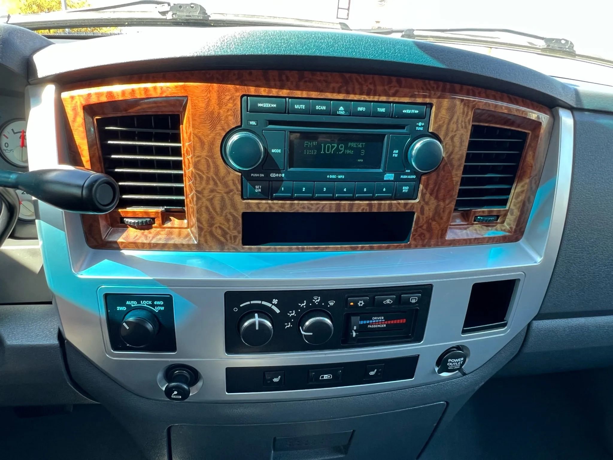 Used 2007 Dodge Ram 2500 Truck Laramie image 29