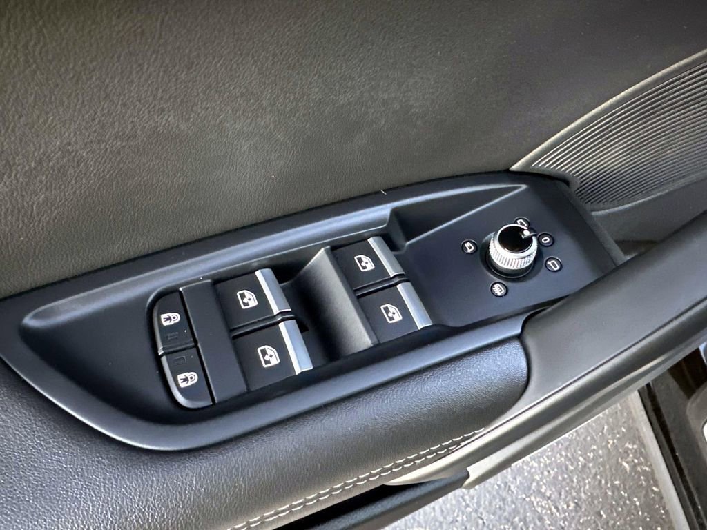 Used 2023 Audi Q5 2.0T Premium Plus w/ Premium Plus Package image 13