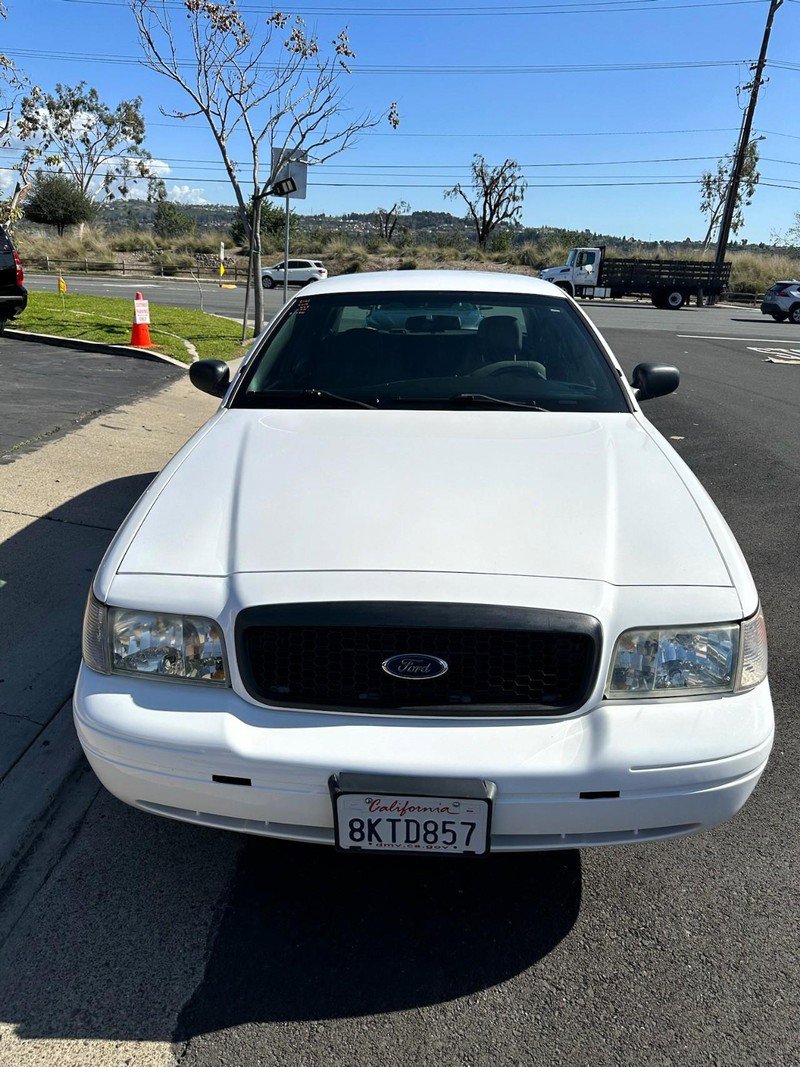 Used 2010 Ford Crown Victoria Police Interceptor image 2