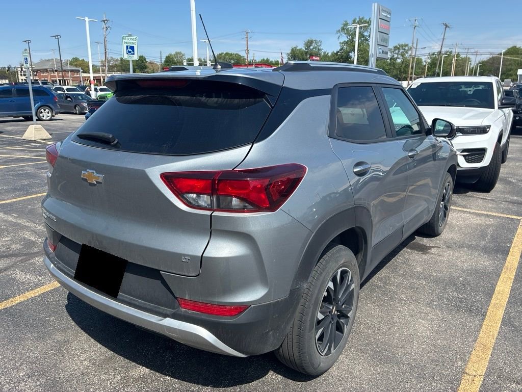 Used 2023 Chevrolet TrailBlazer LT AWD/4WD image 3