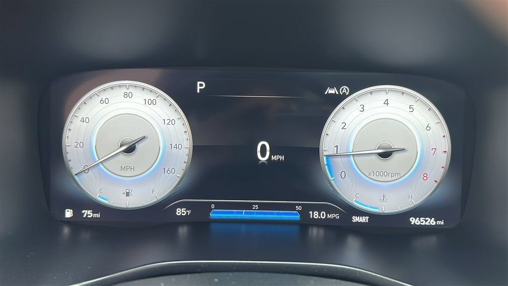 Used 2022 Hyundai Santa Fe Calligraphy FWD image 2