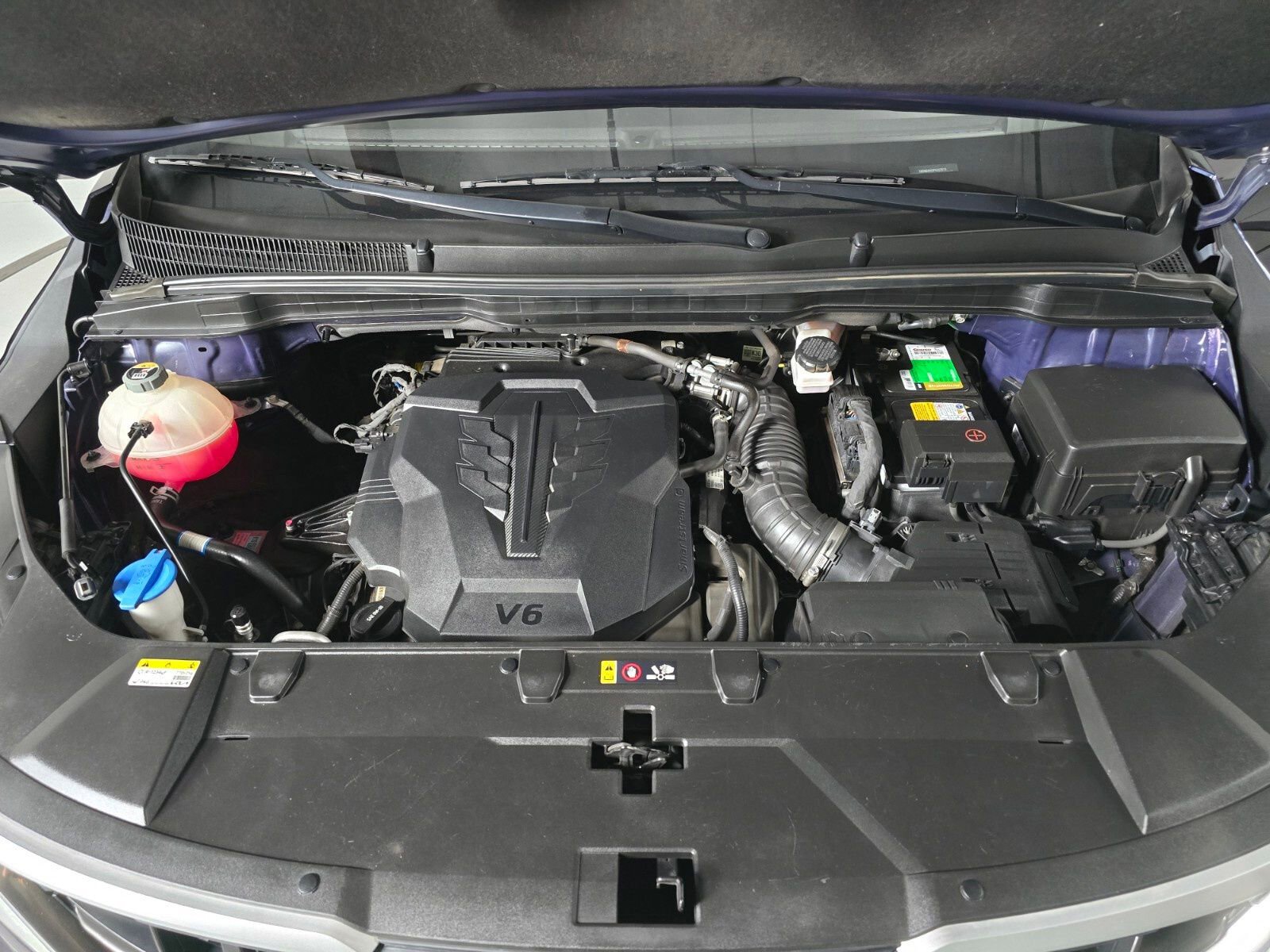 Used 2023 Kia Carnival LX image 13