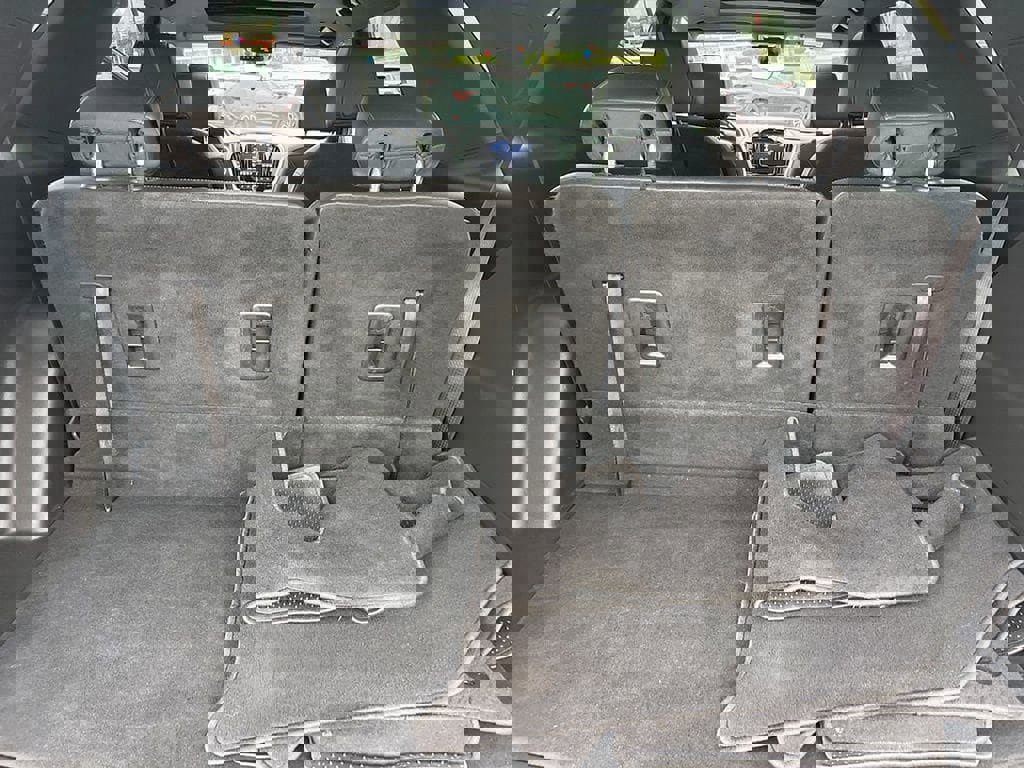 Used 2023 Chevrolet Traverse RS image 58