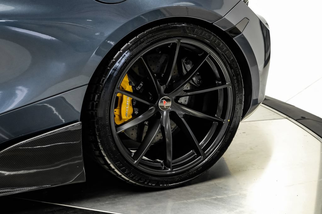 Used 2018 McLaren 720S Performance RWD image 44