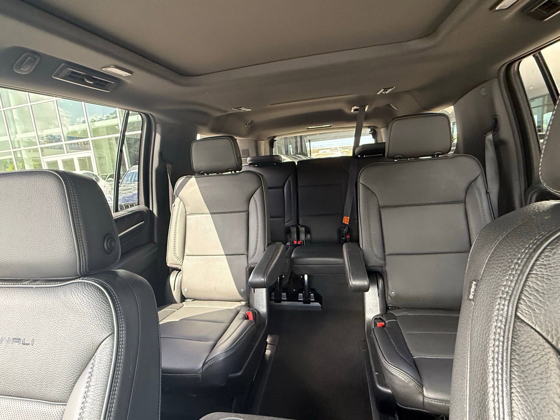 Used 2023 GMC Yukon XL Denali image 43