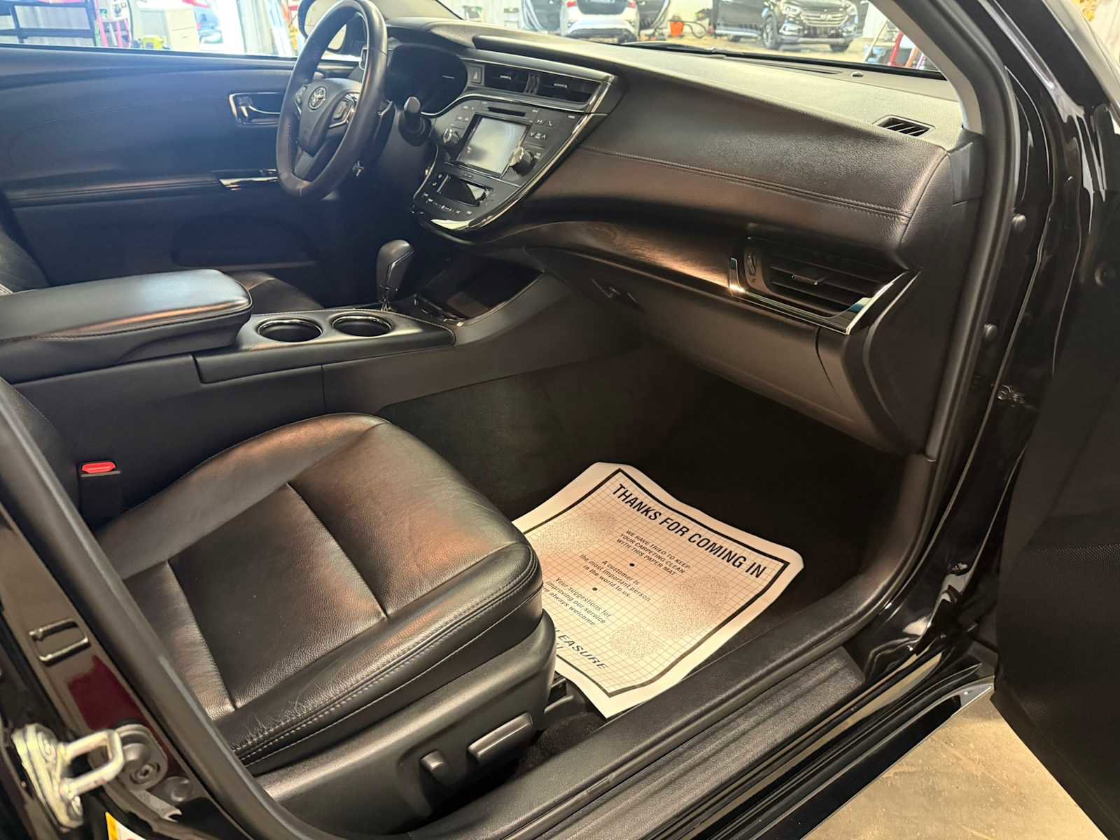 Used 2016 Toyota Avalon XLE Premium image 28