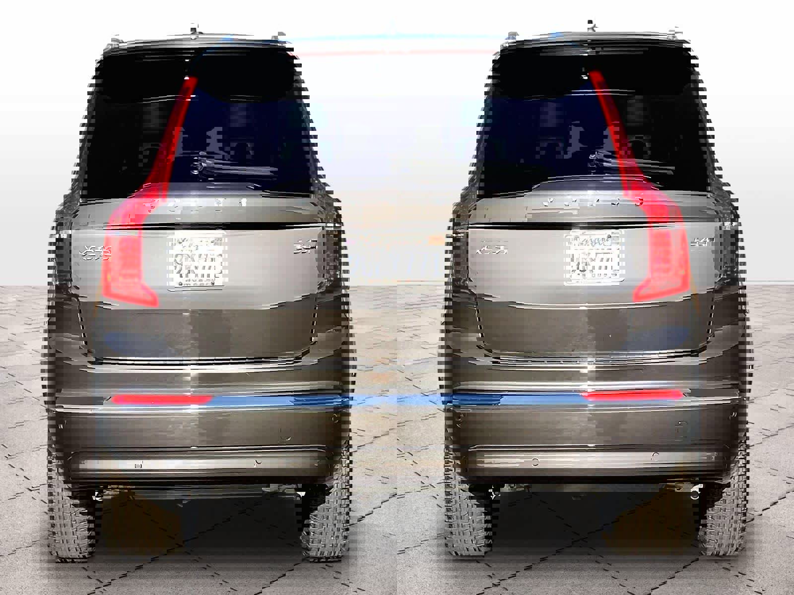 Used 2023 Volvo XC90 B6 Plus w/ Protection Package Premier image 7