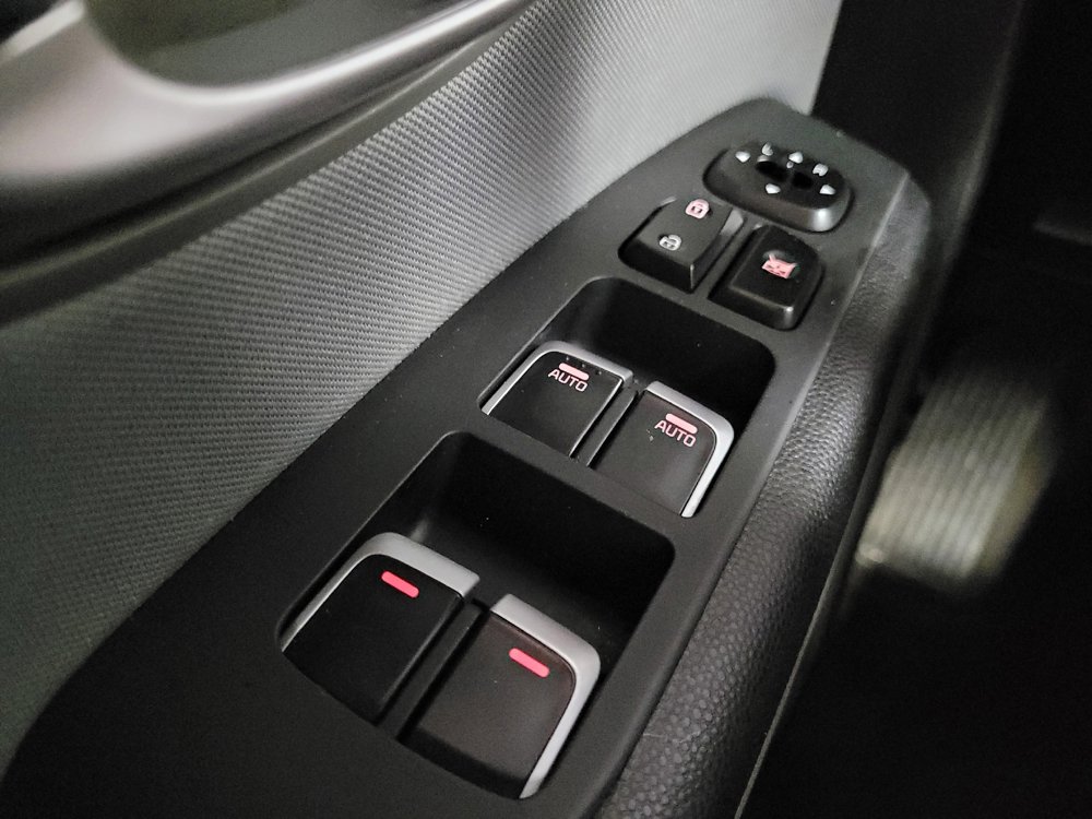 Used 2019 Kia Soul + FWD image 27