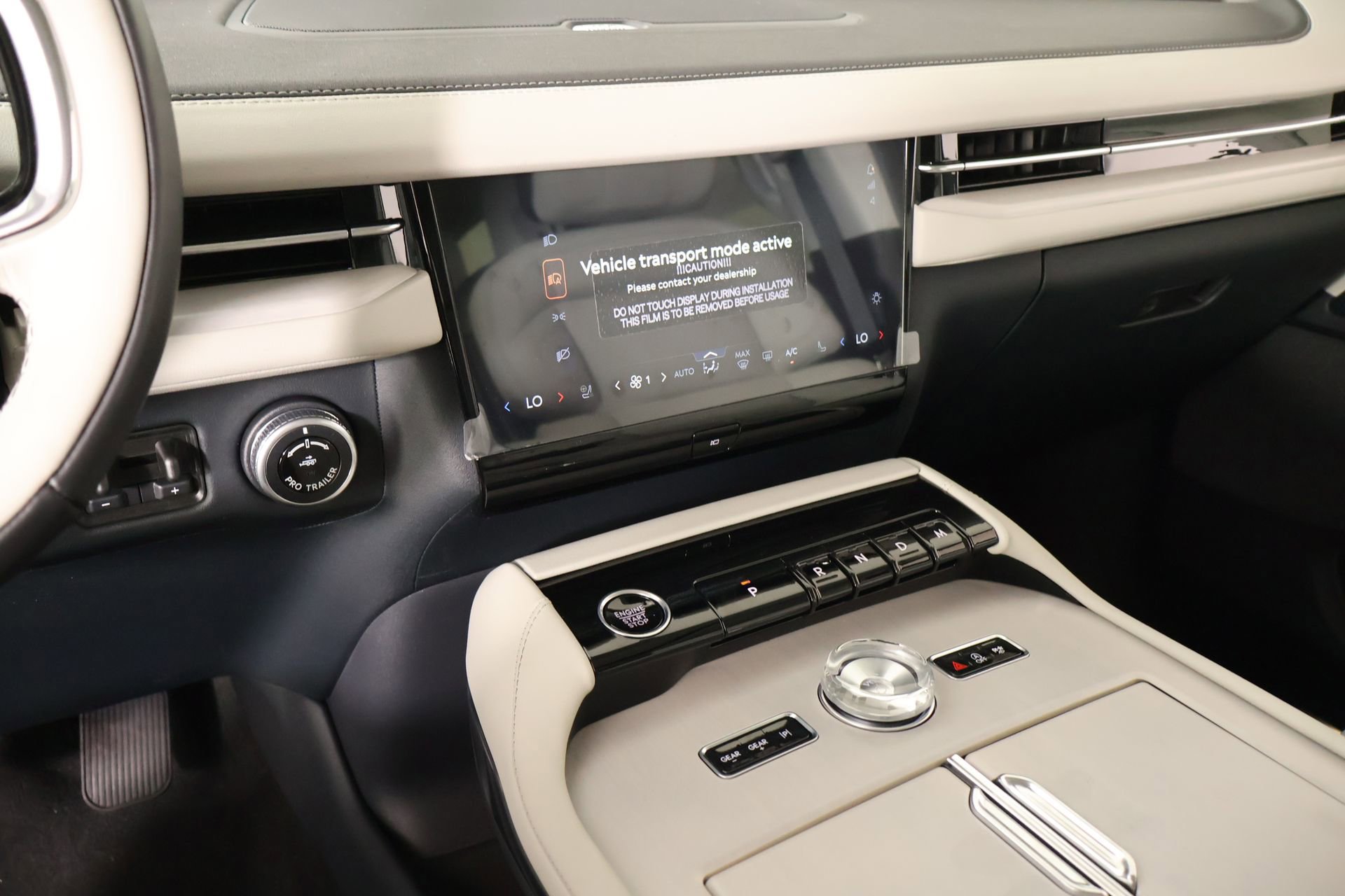 New 2026 Lincoln Navigator Reserve w/ Jet Appearance Package AWD/4WD image 6