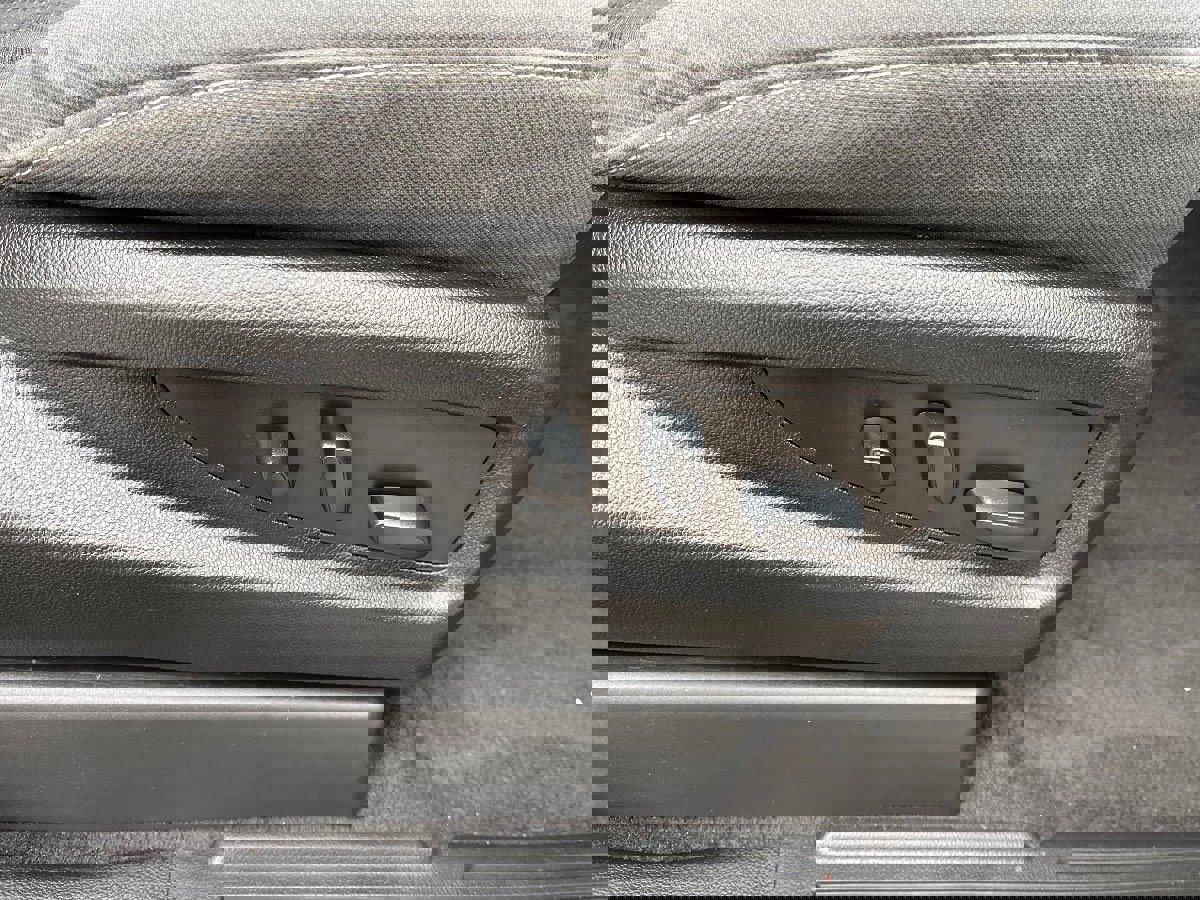 Used 2019 GMC Yukon XL SLE w/ SLE Value Package image 39