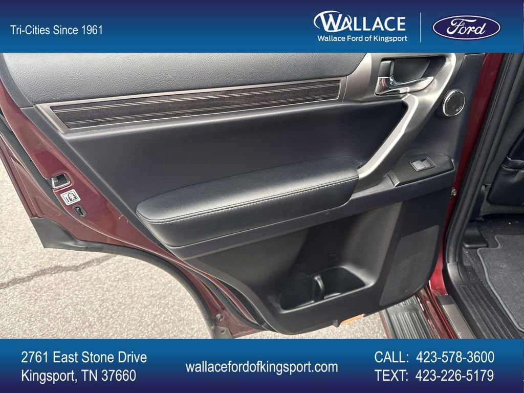 Used 2022 Lexus GX 460 Premium w/ Accessory Package image 27