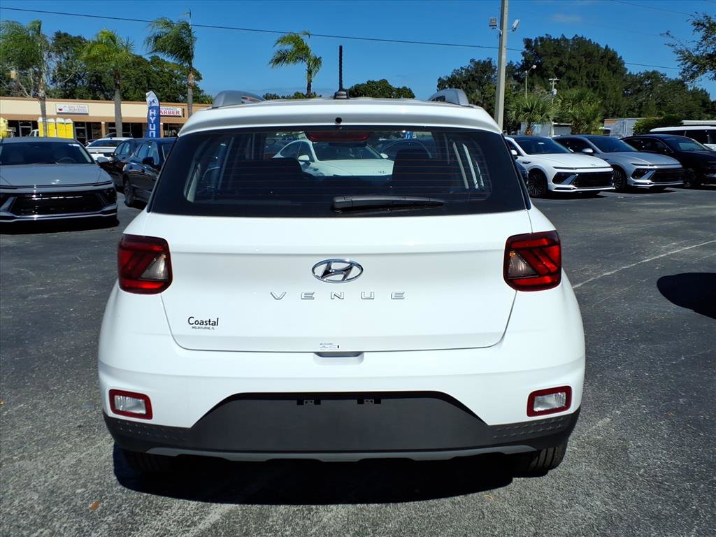 Used 2026 Hyundai Venue SEL image 9