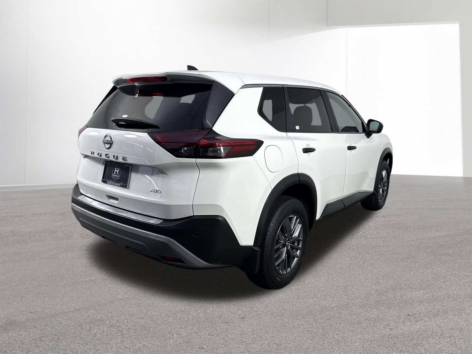 Used 2023 Nissan Rogue S AWD/4WD image 34