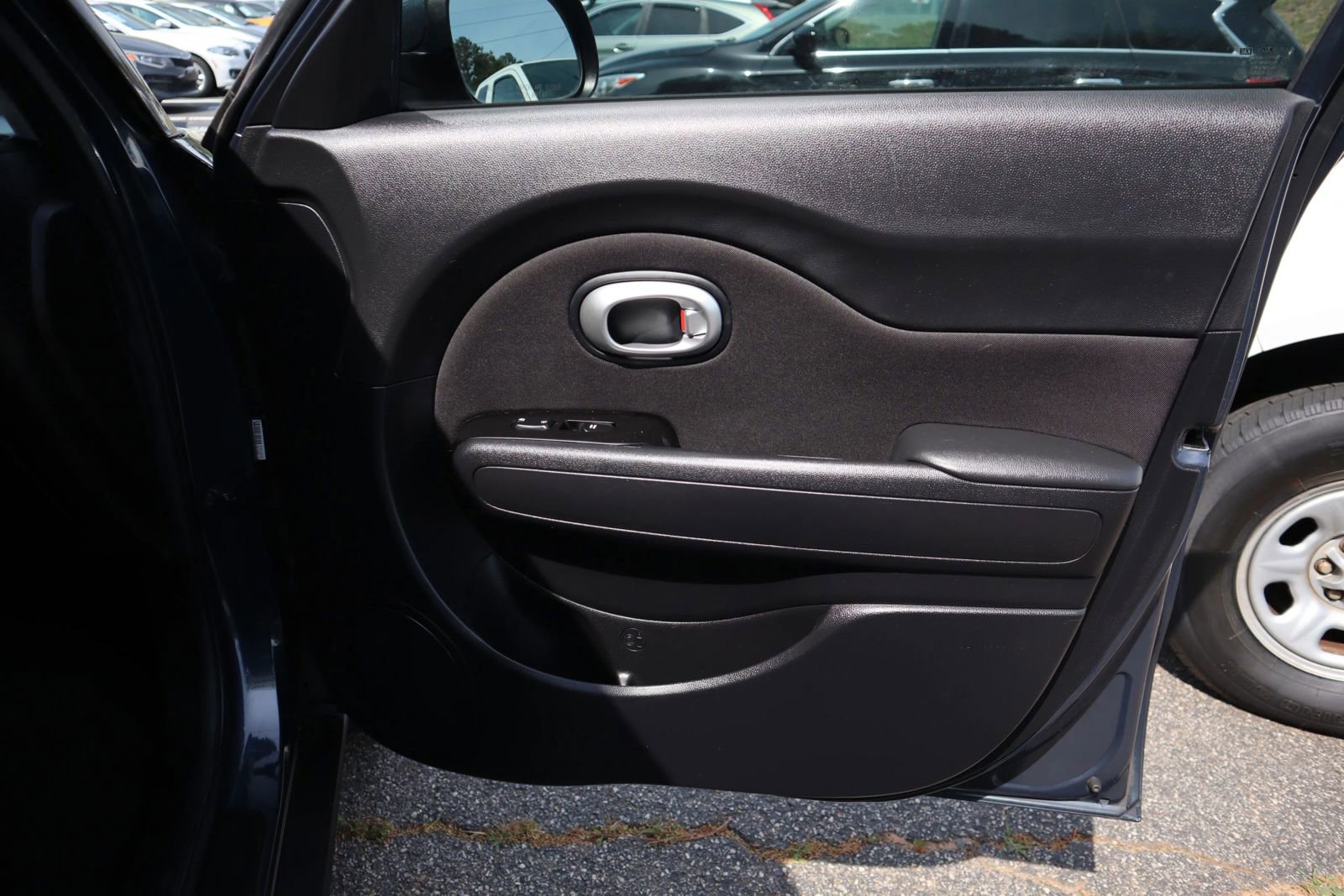 Used 2016 Kia Soul + FWD image 16