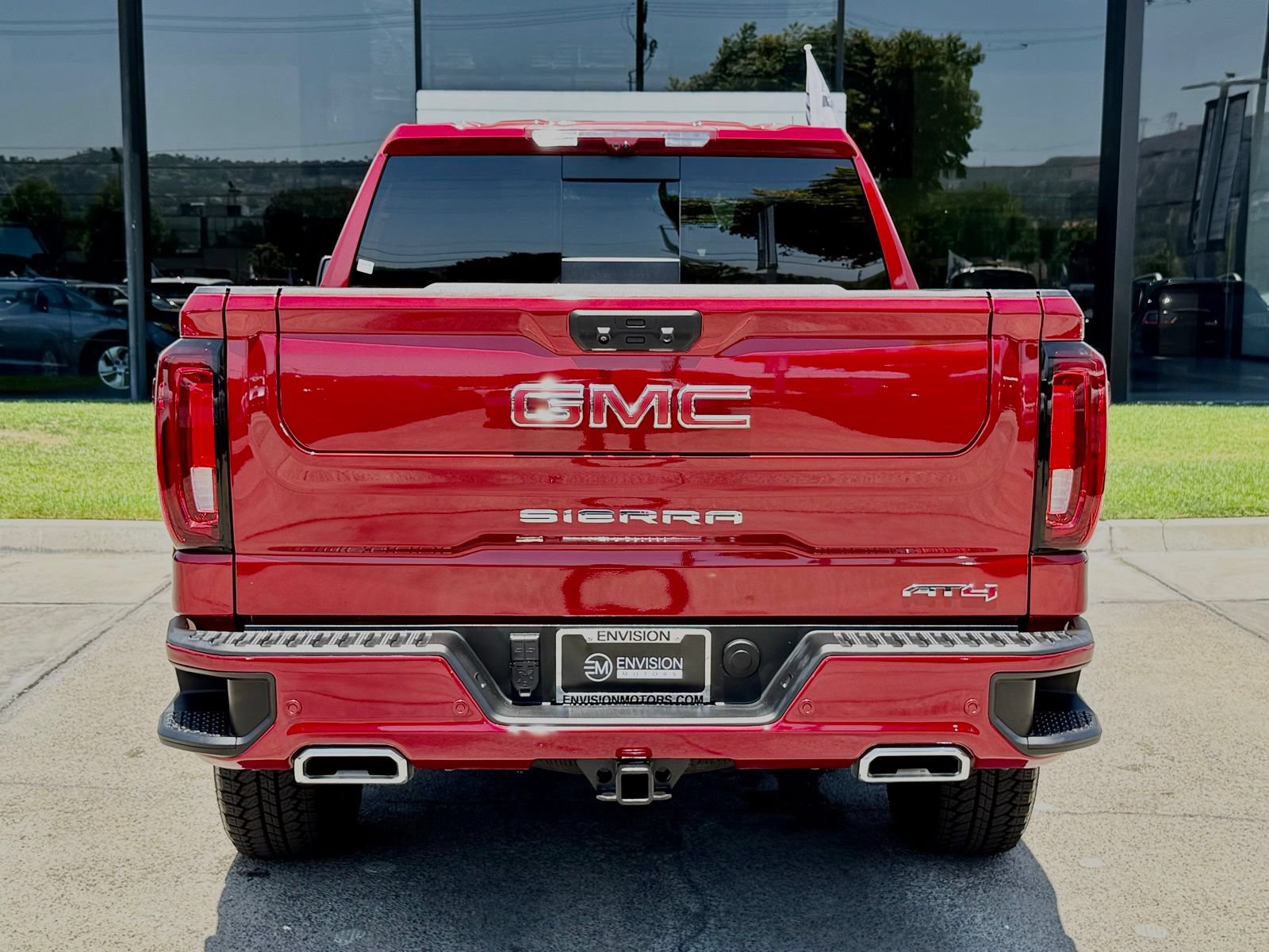 Used 2025 GMC Sierra 1500 AT4 w/ Technology Package AWD/4WD image 13