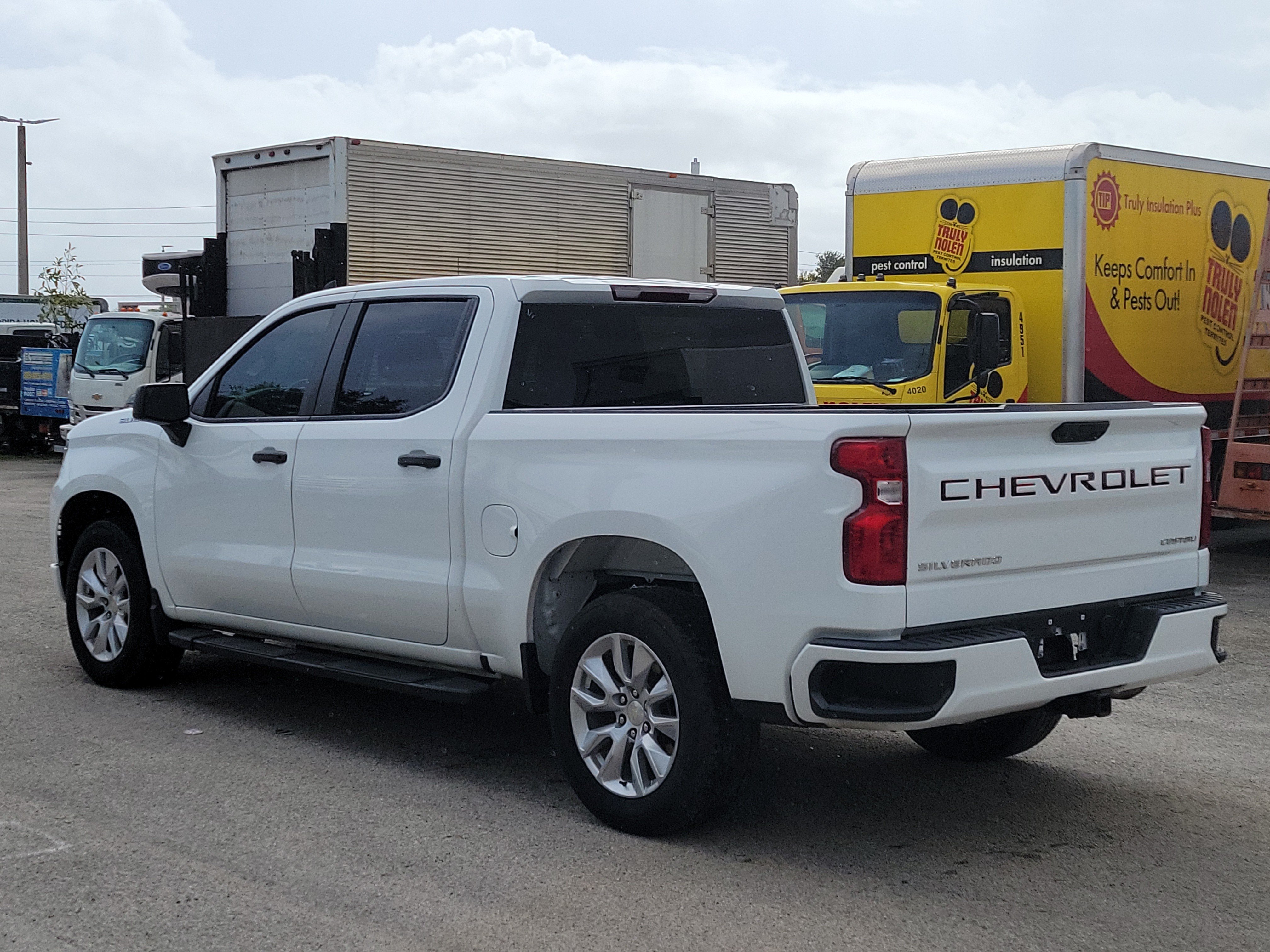 Used 2023 Chevrolet Silverado 1500 Custom RWD image 3