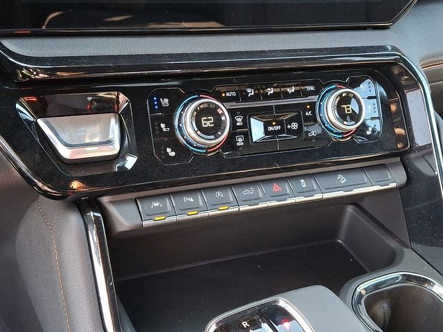 Used 2025 GMC Sierra 1500 AT4 image 11