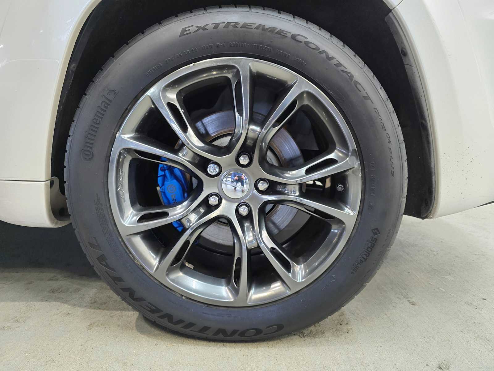 Used 2015 Jeep Grand Cherokee SRT w/ Luxury Group II image 8