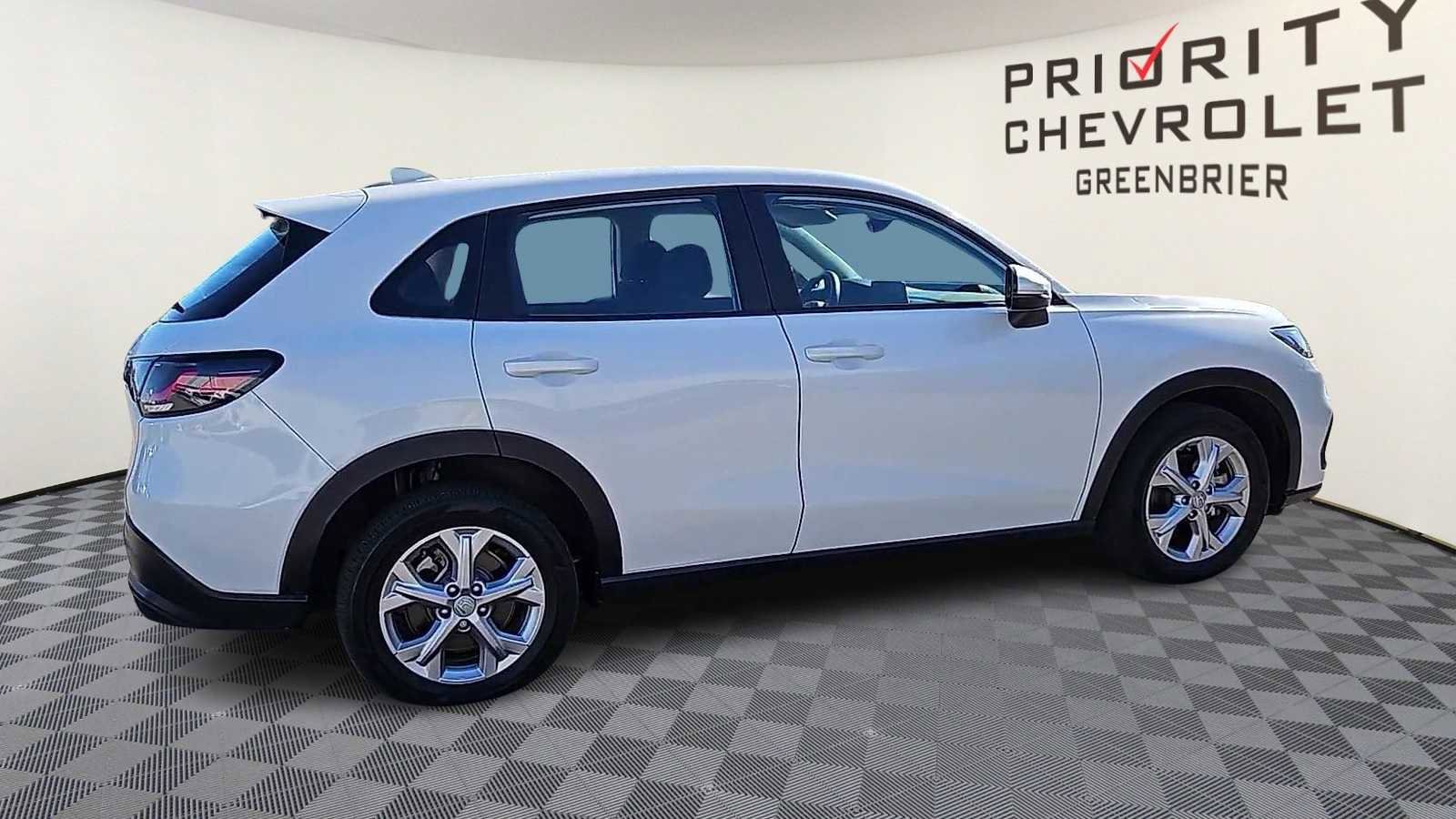 Used 2025 Honda HR-V LX image 9