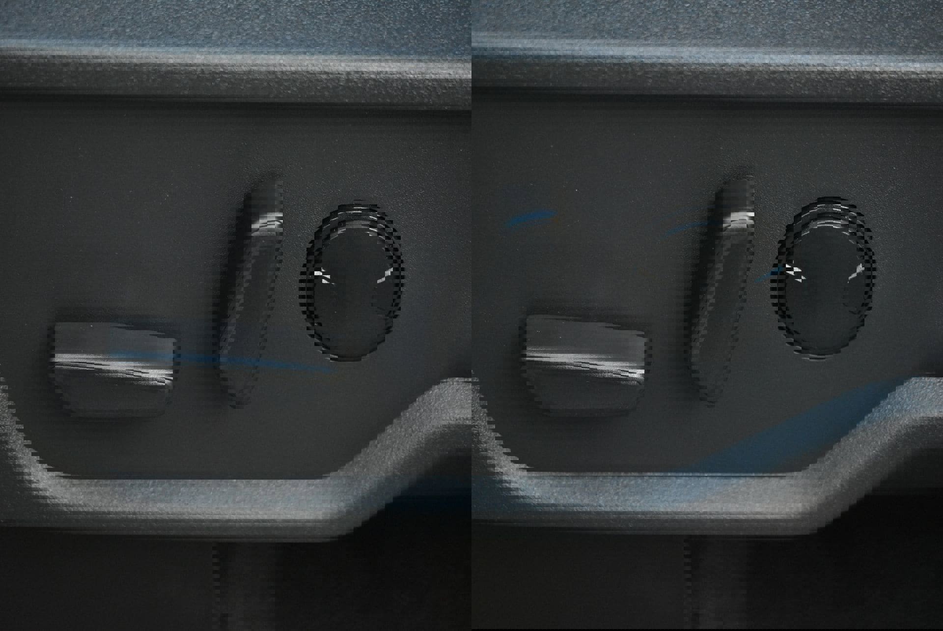 New 2025 Ford Bronco Badlands image 13