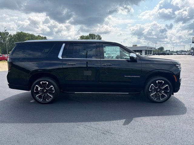 New 2026 Chevrolet Suburban Premier w/ Sun And Tow Package AWD/4WD image 8