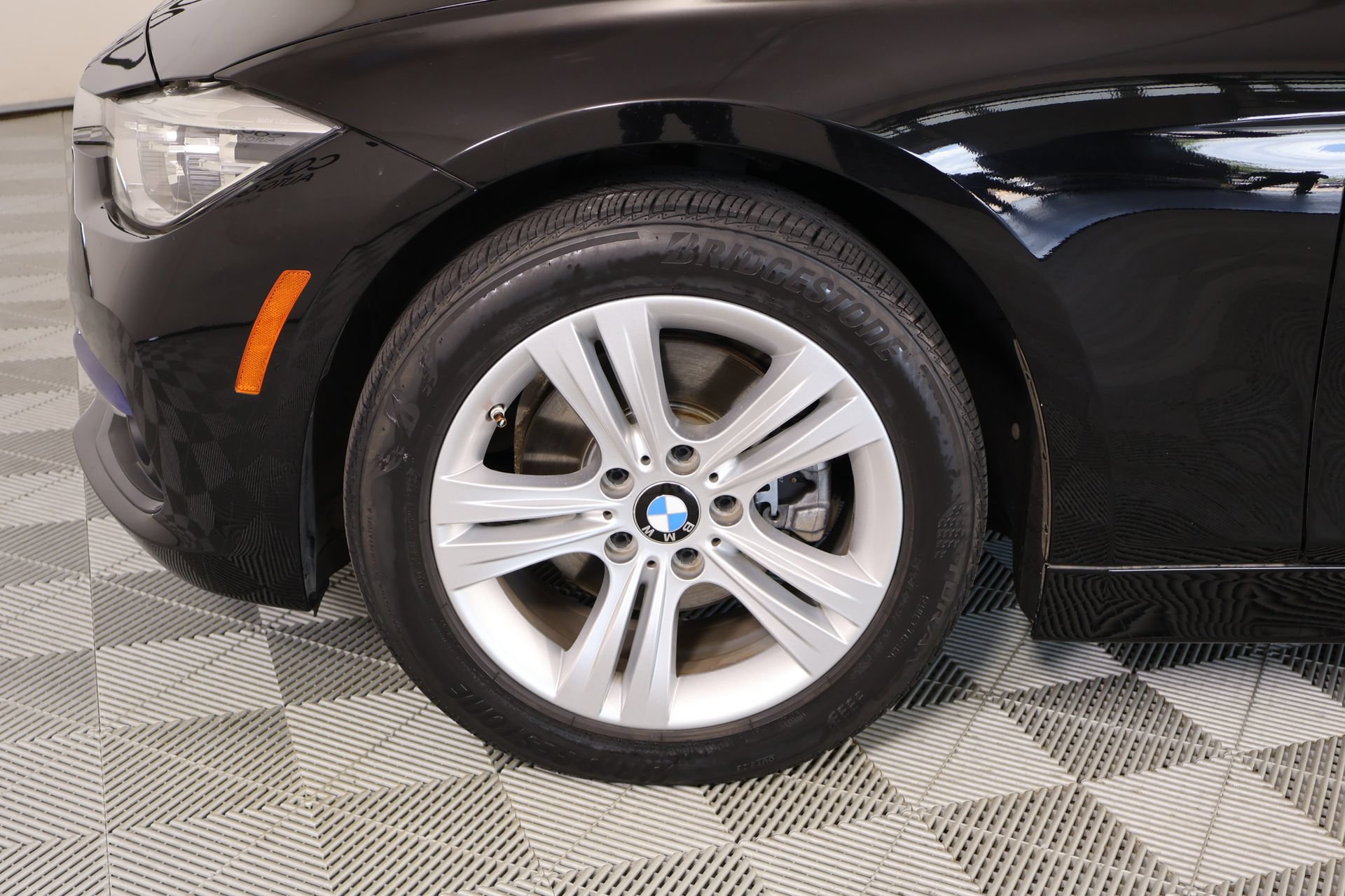 Used 2018 BMW 330i xDrive Sedan AWD/4WD image 18