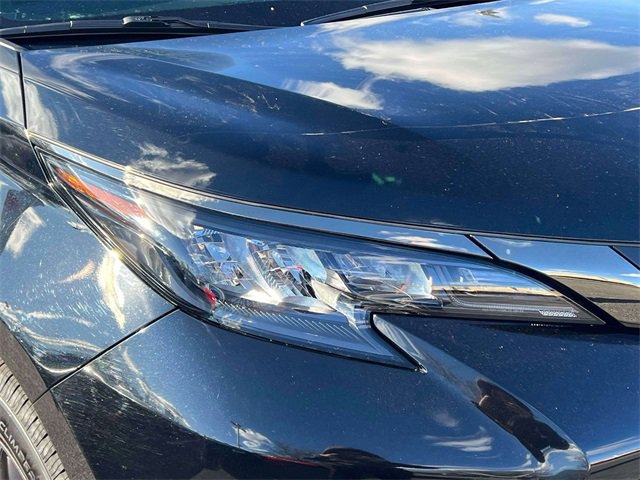 Certified 2024 Toyota Sienna XLE Woodland Edition image 12